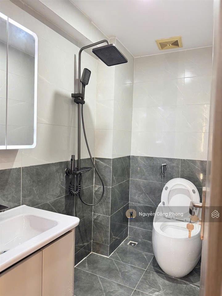 Sếp em cần bán gấp căn hộ đẹp long lanh với nội thất full đồ cao cấp từ sofa đến đèn trần pha lê