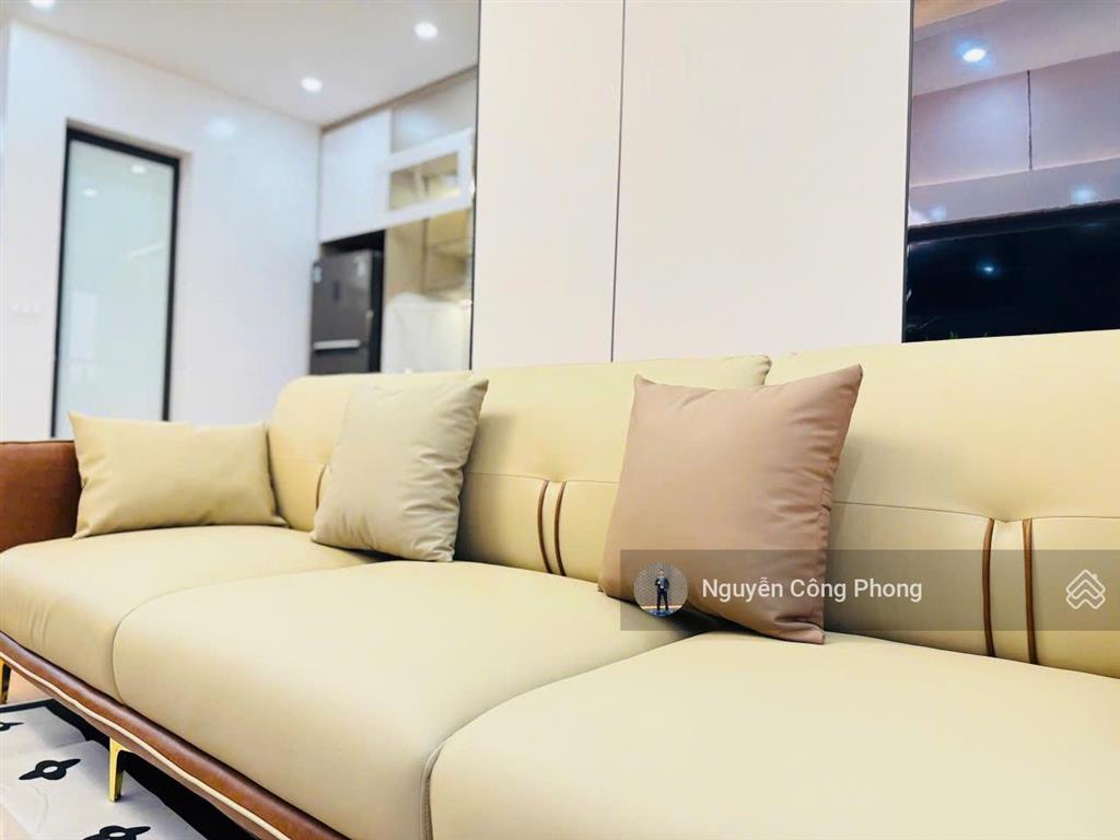 Sếp em cần bán gấp căn hộ đẹp long lanh với nội thất full đồ cao cấp từ sofa đến đèn trần pha lê