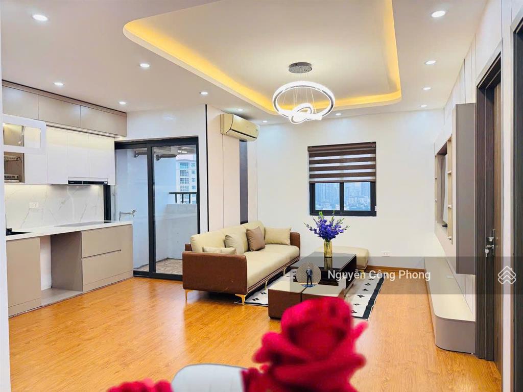 Sếp em cần bán gấp căn hộ đẹp long lanh với nội thất full đồ cao cấp từ sofa đến đèn trần pha lê