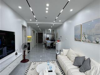 Bán căn hộ 79m2  3pn  full nội thất  ban công đông nam  sổ đỏ lâu dài  giá 9,5 tỷ (có tl thêm)