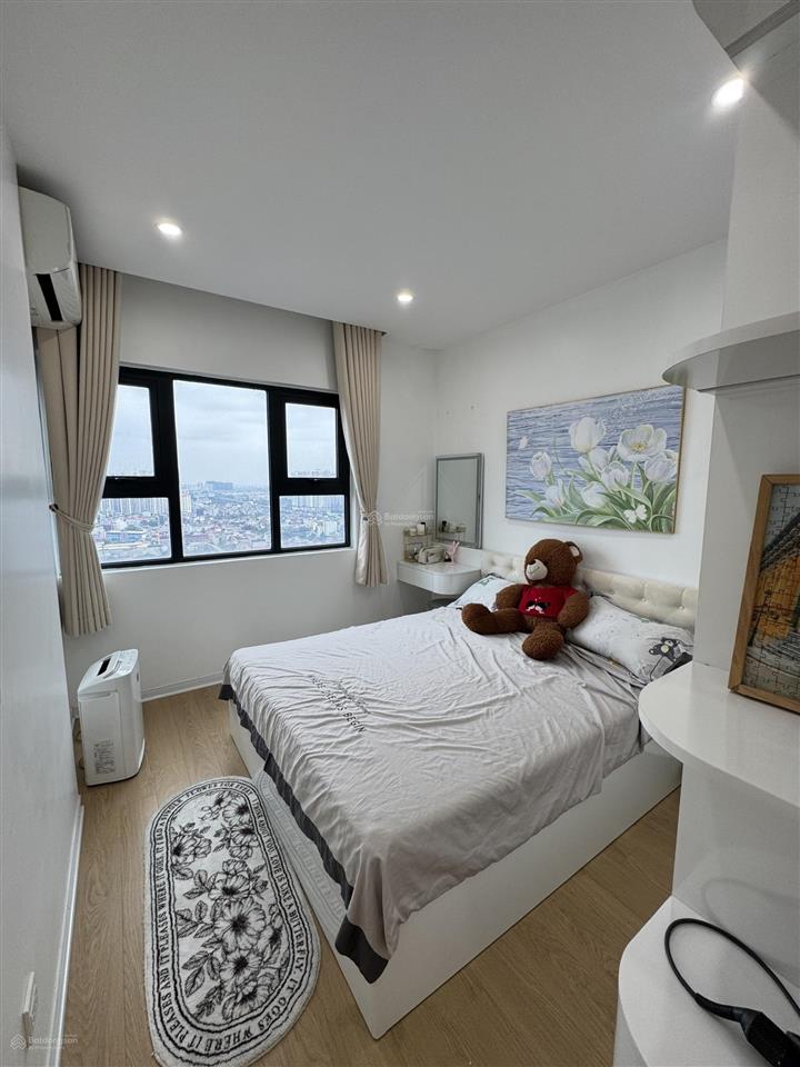 Bán căn hộ 79m2  3pn  full nội thất  ban công đông nam  sổ đỏ lâu dài  giá 9,5 tỷ (có tl thêm)