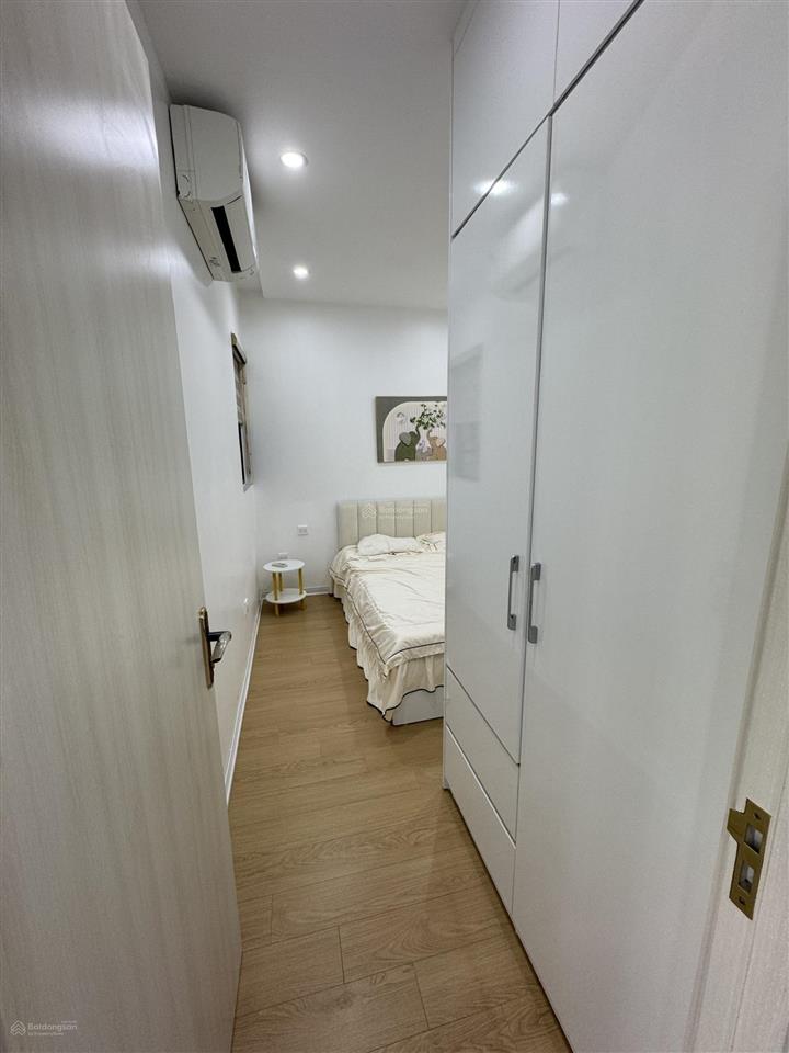 Bán căn hộ 79m2  3pn  full nội thất  ban công đông nam  sổ đỏ lâu dài  giá 9,5 tỷ (có tl thêm)