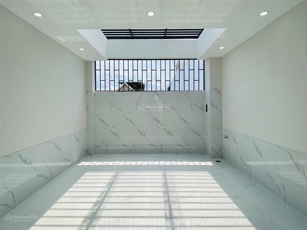 Bán nhà thủ đức 2 tỷ 950 đang cho thuê 20tr/th!!!!