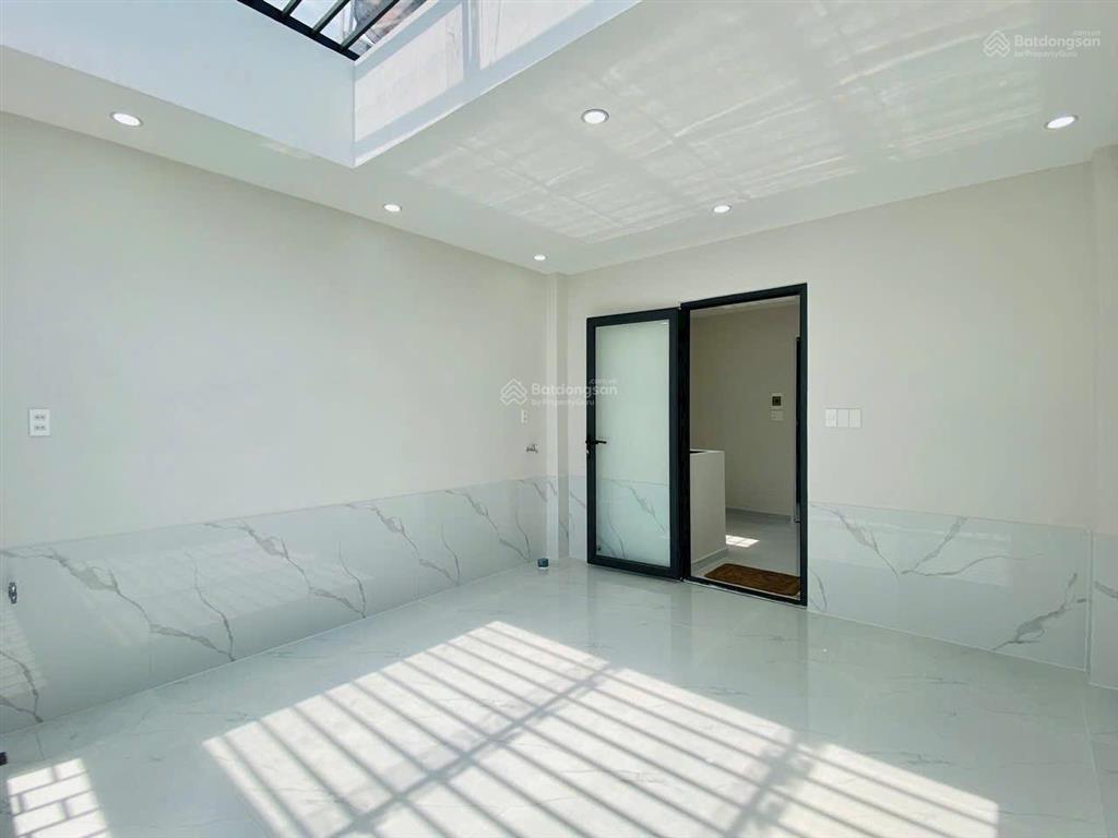 Bán nhà thủ đức 2 tỷ 950 đang cho thuê 20tr/th!!!!