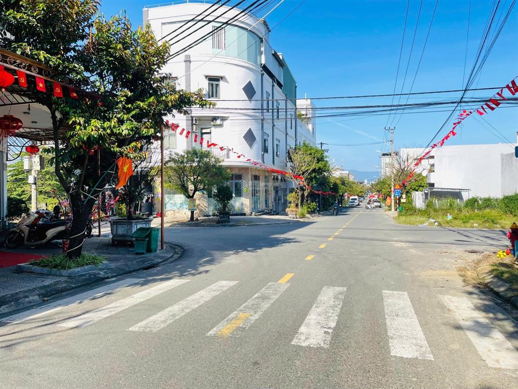 Bán nhanh lô quách xân sau lưng trung tâm bến xe đà nẵng, giá 4 tỷ 950