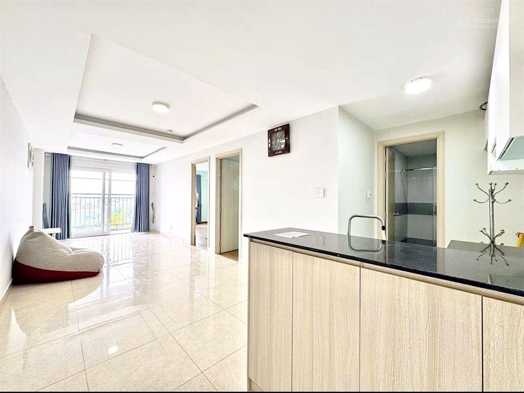 P10. q6  giá 2xxx tỷ dt 43m2  kế bên đại lộ võ văn kiệt. giao thông vô cùng thuận tiện.