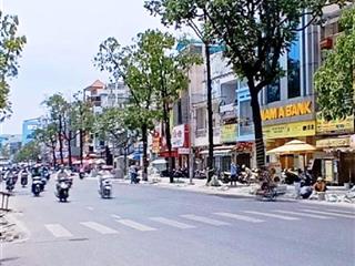 Chung cư p5 q6  giá 1.7 tỷ. phòng ngủ, phòng khách, bếp đầy đủ