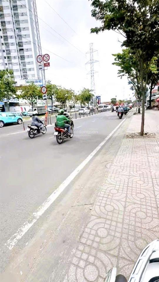 Bán nhà 85m  3 tầng 3pn 3wc g.iá hơn 6 t.ỷ. an lạc bình tân
