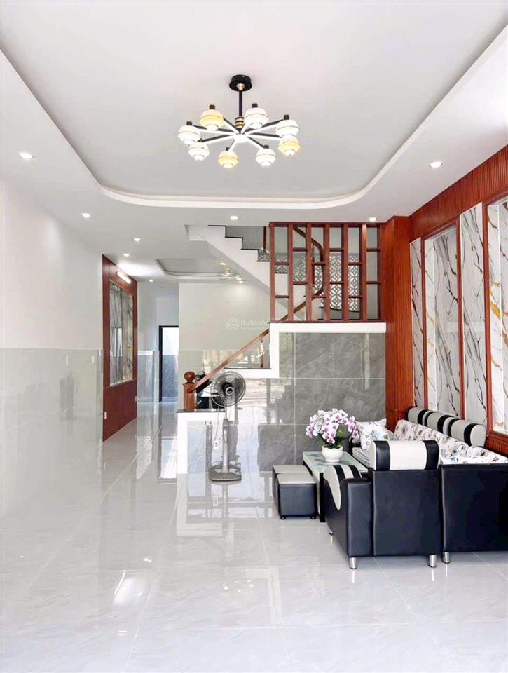 Bán nhà 85m  3 tầng 3pn 3wc g.iá hơn 6 t.ỷ. an lạc bình tân