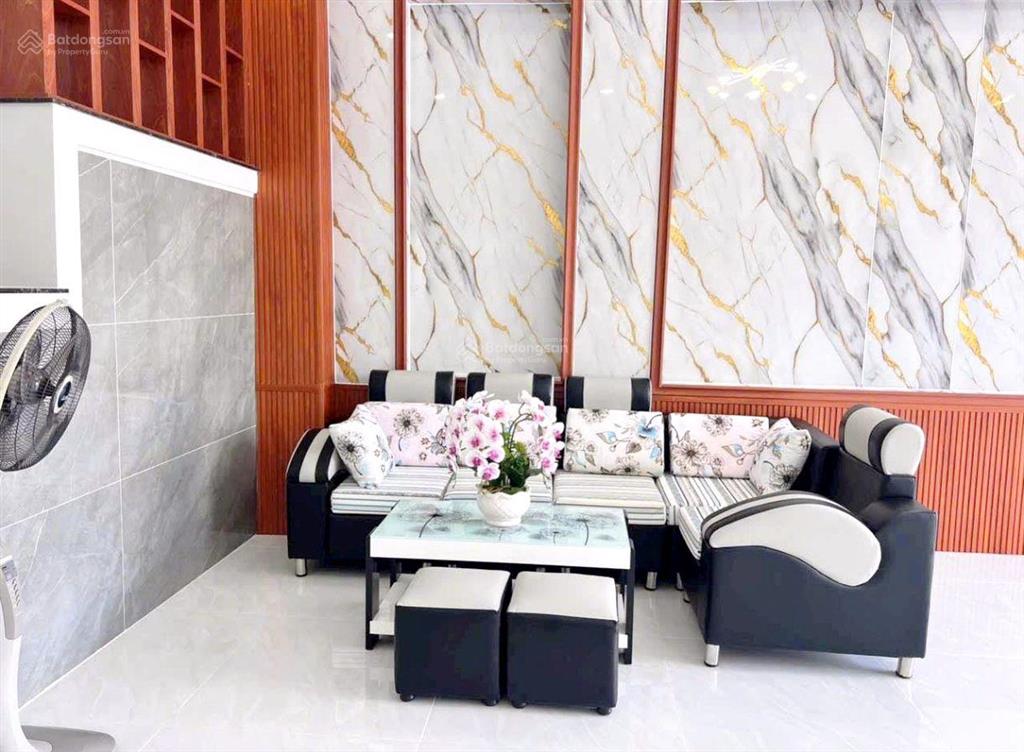 Bán nhà 85m  3 tầng 3pn 3wc g.iá hơn 6 t.ỷ. an lạc bình tân