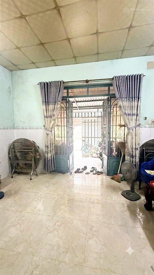 Bán nhà dtsd 62.4m2, (5.2 x 11.2)  sổ hồng riêng. vuông vức chính chủ công chứng ngay