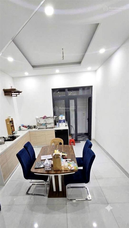 Hơn 5 tỷ  diện tích lớn  kết cấu lớn  dt (4x15)  4 tầng  4pn  an lạc bình tân.