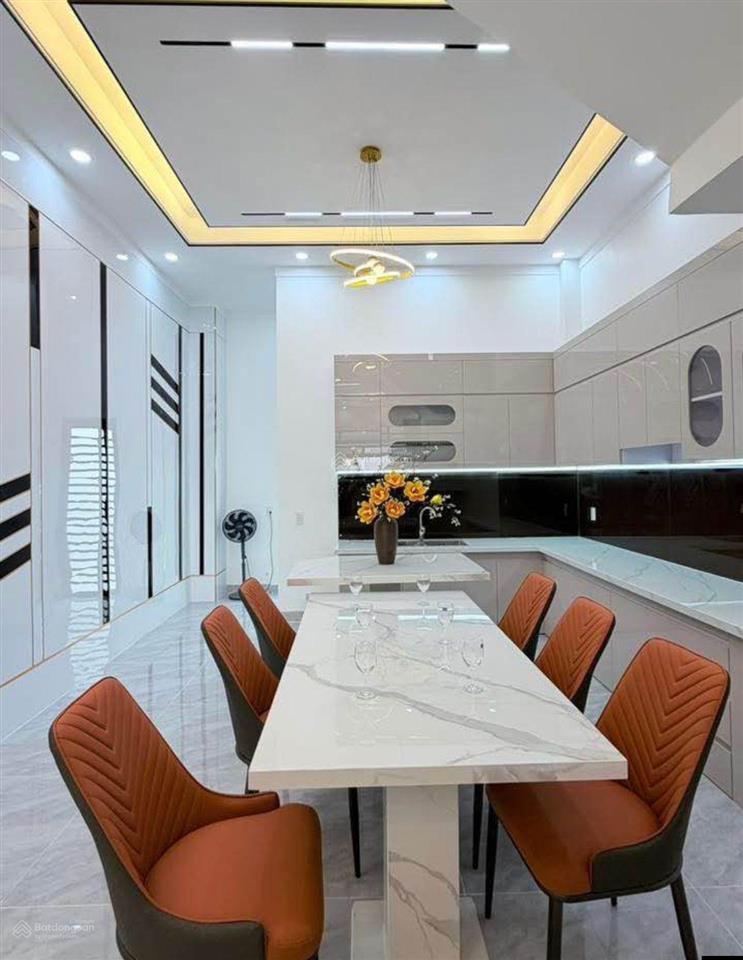 Bán nhà kdc nam hùng vương. diện tích lớn (5x17). gần eaon. bx miền tây. 5pn . giá 5.05t.ỷ