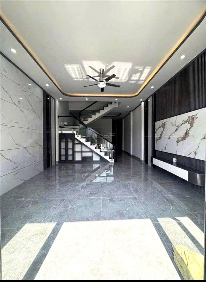 Chỉ hơn 5 tỷ. 3 tầng mới. dt(4x13). 4pn. shr hoàn công xong. hẻm xe hơi. nguyễn văn luông. q6.