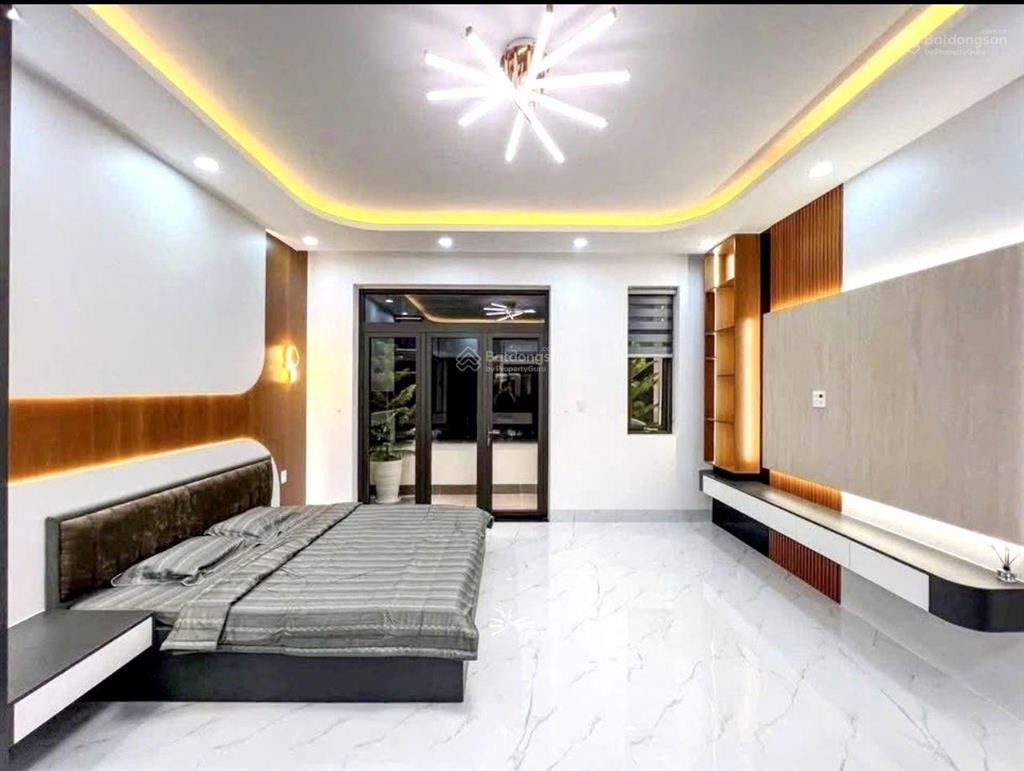Diện tích lớn (4.5mx14m). 3 tầng. 3pn. nhỉnh 4 tỷ. an lạc, bình tân. trung tâm của những tiện ích.