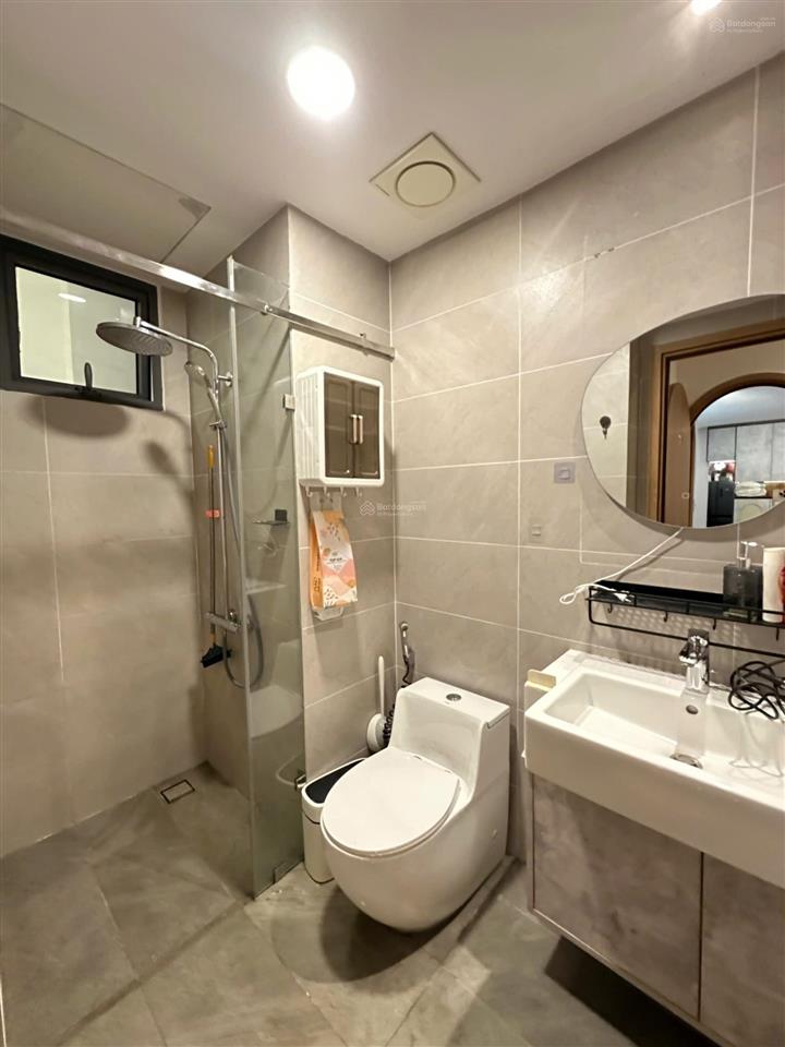 Bán căn hộ d'lusso 2pn2wc căn góc tầng cao view sông thoáng mát full nội thất giá 6,1 tỷ dt 76m2