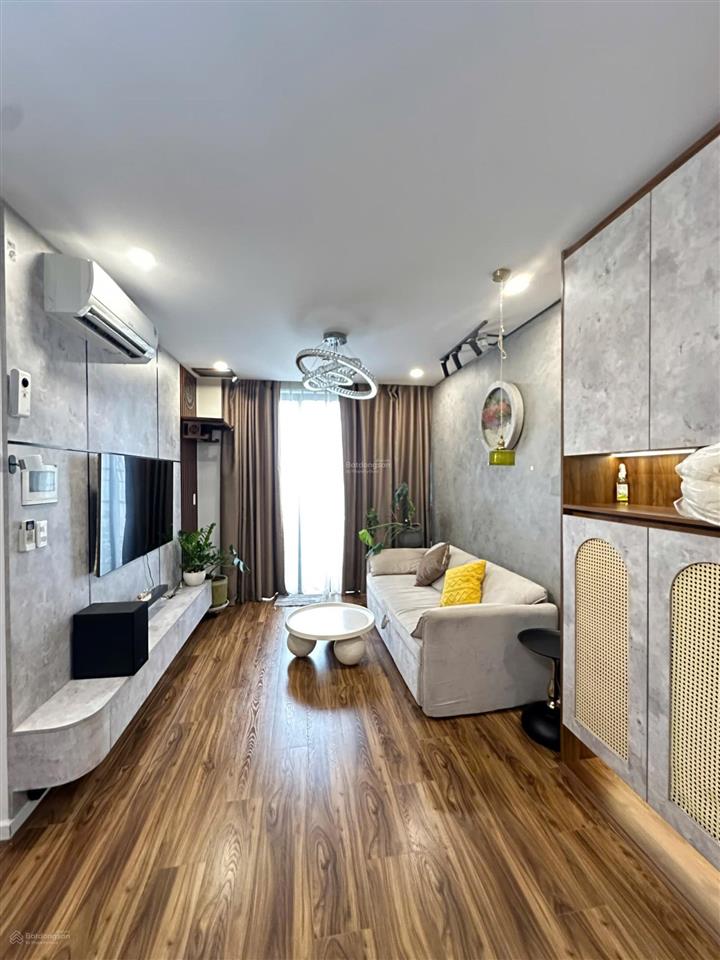 Bán căn hộ d'lusso 2pn2wc căn góc tầng cao view sông thoáng mát full nội thất giá 6,1 tỷ dt 76m2