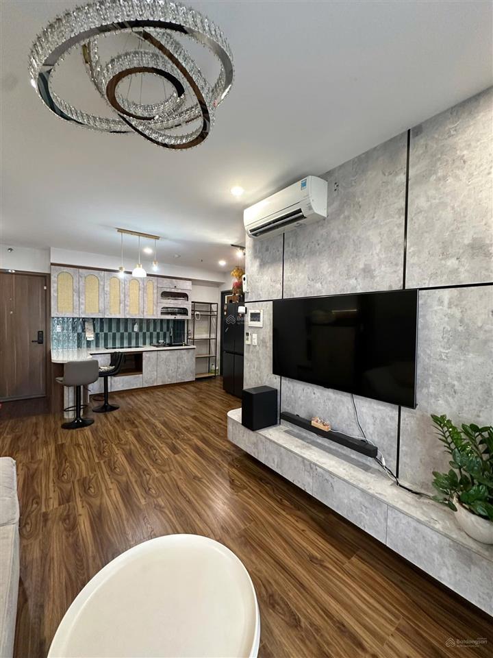Bán căn hộ d'lusso 2pn2wc căn góc tầng cao view sông thoáng mát full nội thất giá 6,1 tỷ dt 76m2