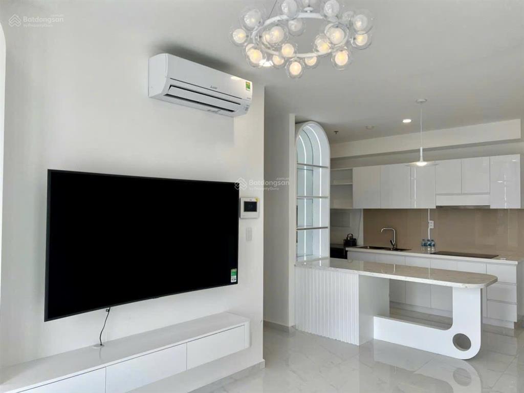 Bán căn hộ precia 3pn full nội thất tầng cao view đông nam giá 7.3 tỷ! hot