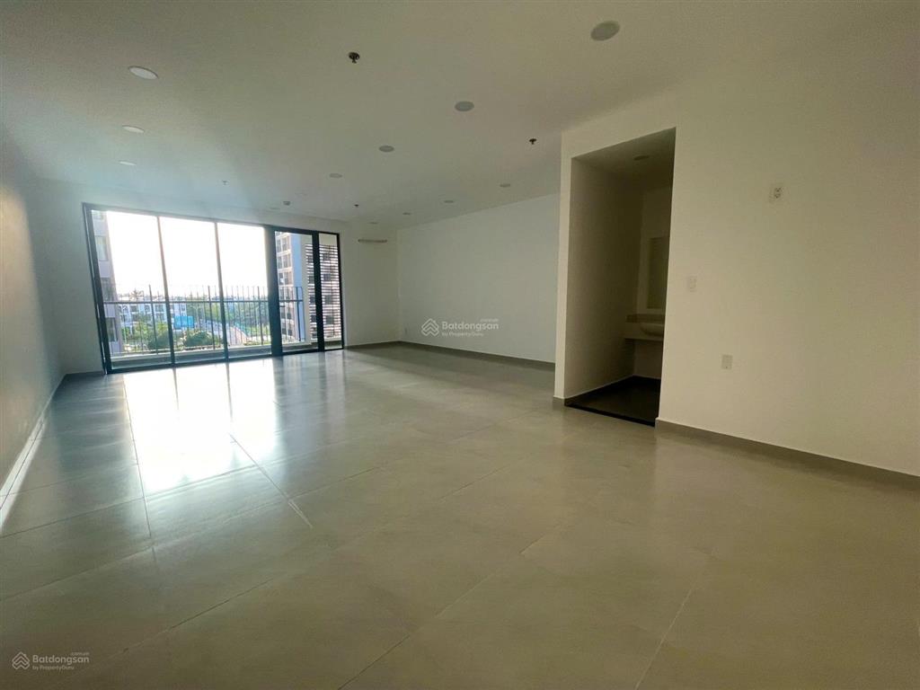 Cần bán căn officetel mt eastmark city, quận 9, diện tích 63m2 vừa ở vừa làm văn phòng giá 2,55 tỷ