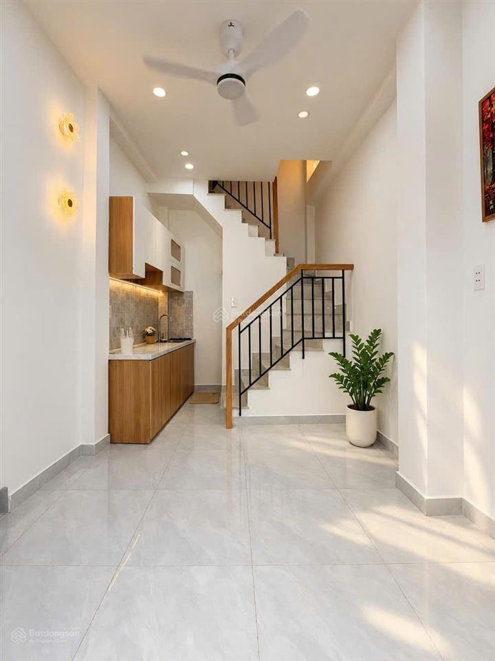 Bán nhà riêng tại phan xích long, 3,15 tỷ, 15 m2, 2pn, 3wc