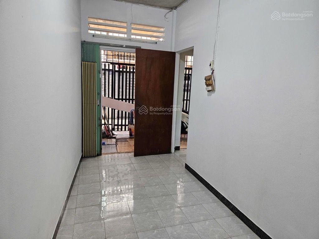 62m2  nhà trệt lửng  tô hiến thành q.10 xe hơi nhỏ vào nhà 7.9 tỷ