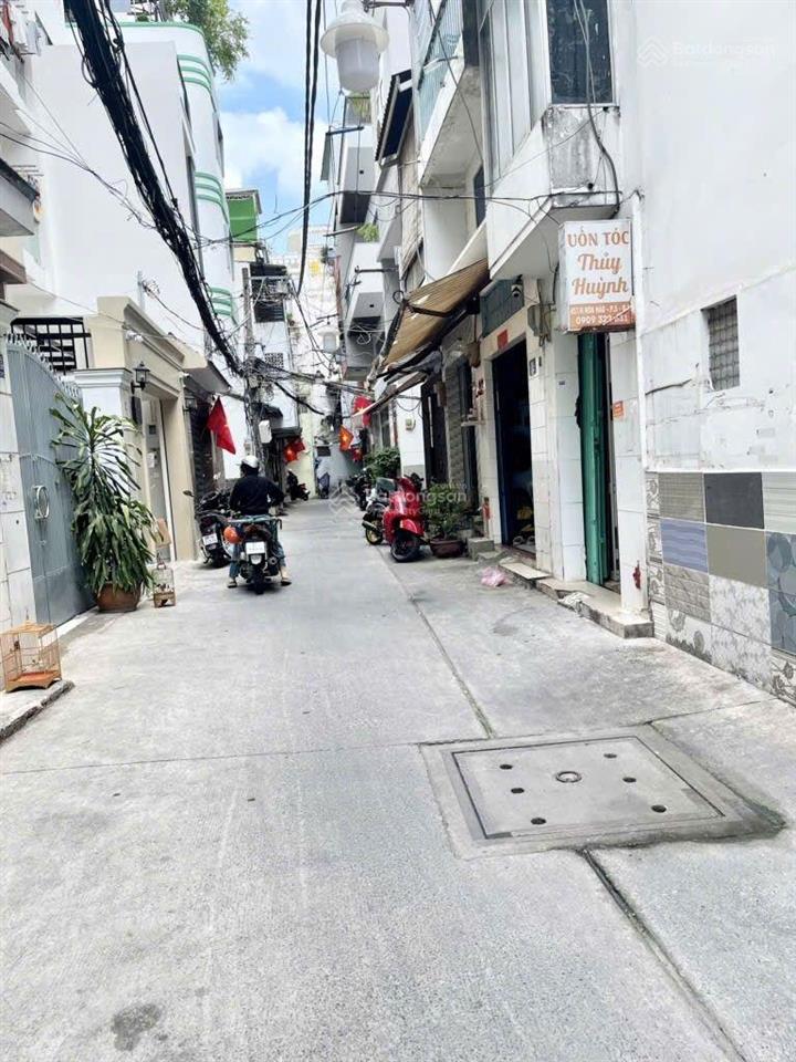 Nhà 5 tầng chdv sát vách bệnh viện y dược  chủ bác sĩ quản lý ko xuể