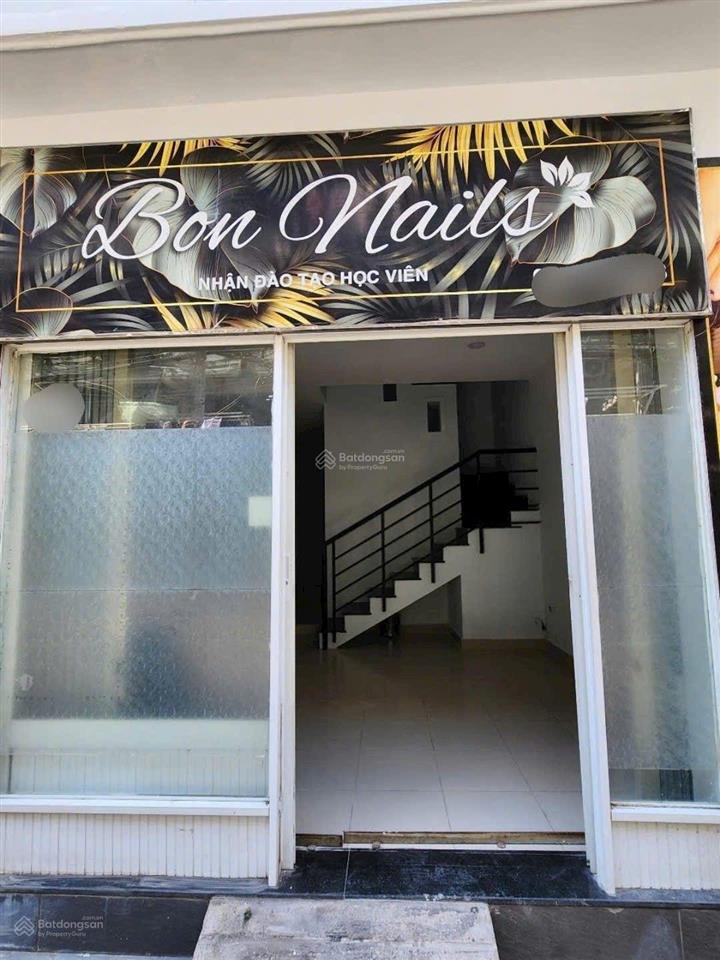 Bán nhà đang kd tiệm nail  khu sầm uất q10  trục sư vạn hạnh