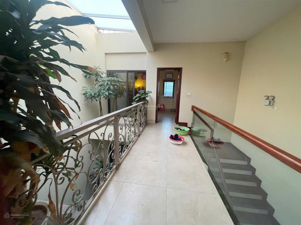 Bán nhà sát vách ninh hiệp  nhà đẹp 4 tầng, ở ngay  cực hiếm!   0945 288 ***
