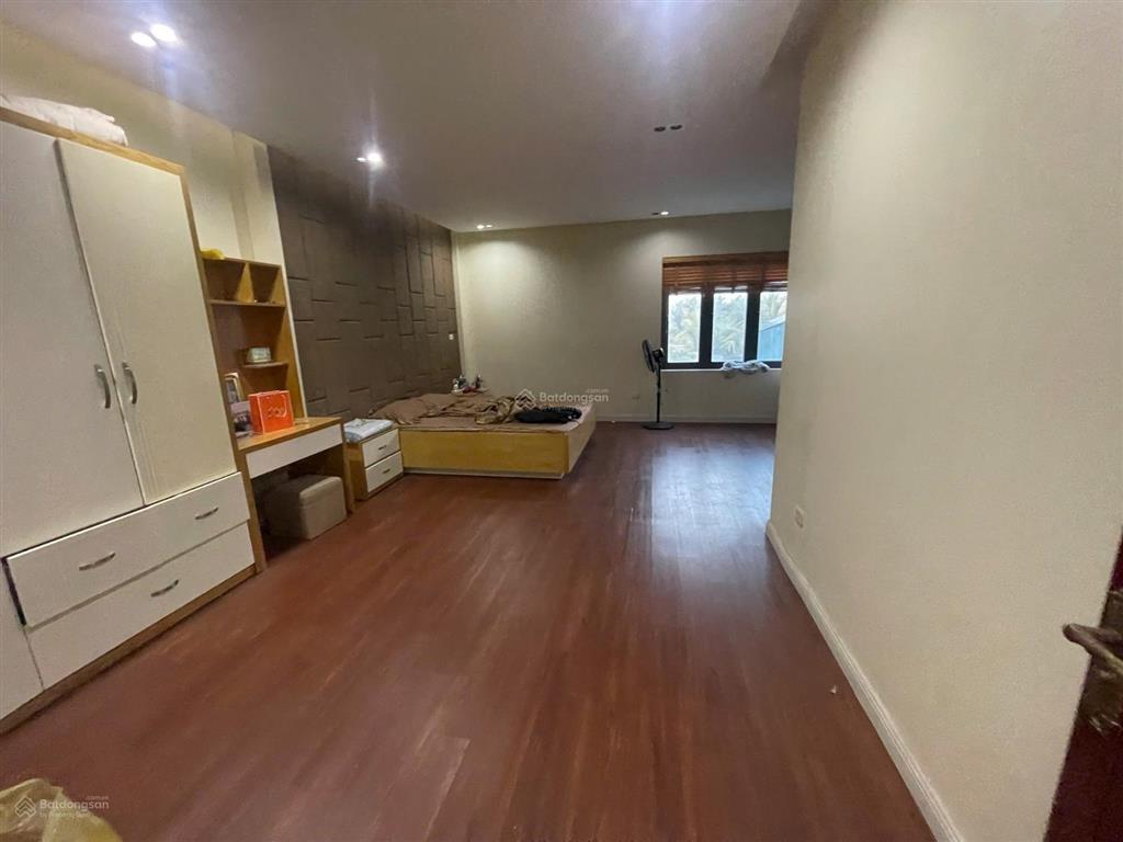 Bán nhà sát vách ninh hiệp  nhà đẹp 4 tầng, ở ngay  cực hiếm!   0945 288 ***