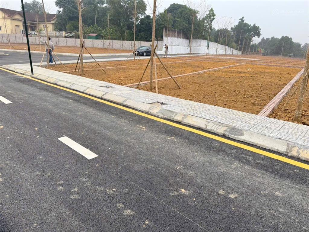 Lô đất 100m2 cách quốc lộ 21 hcm 10m đường vào riêng