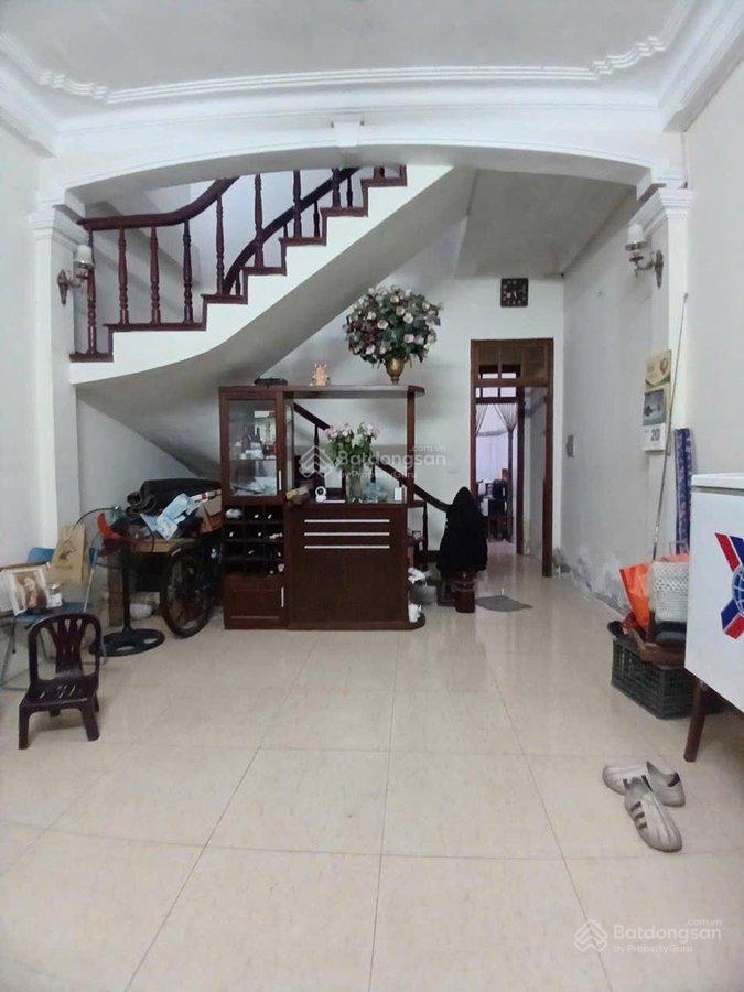 Chỉ 9 tỷ sở hữu căn nhà ô tô đỗ cửa 40m2, 4 tầng, vị trí lê trọng tấn, hà đông, 10m ra mặt phố