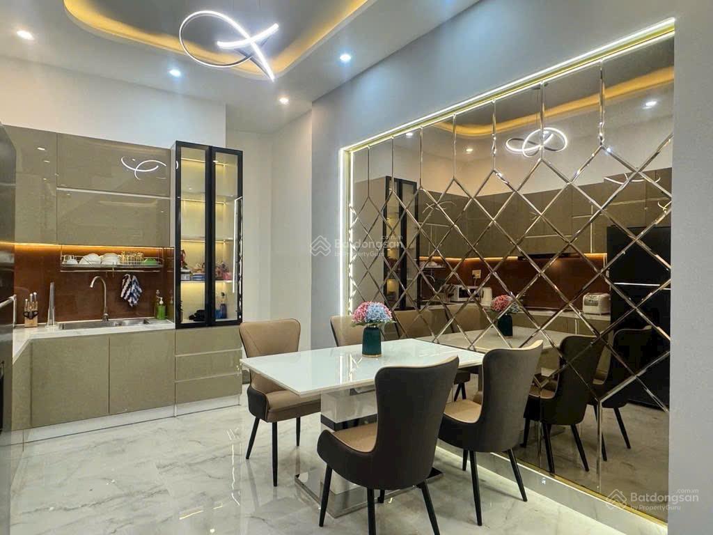  bán nhà gần sân bay tsn 3 tầng 4 phòng ngủ p.4 tân bình  chủ 0938.678. bốn sáu bốn