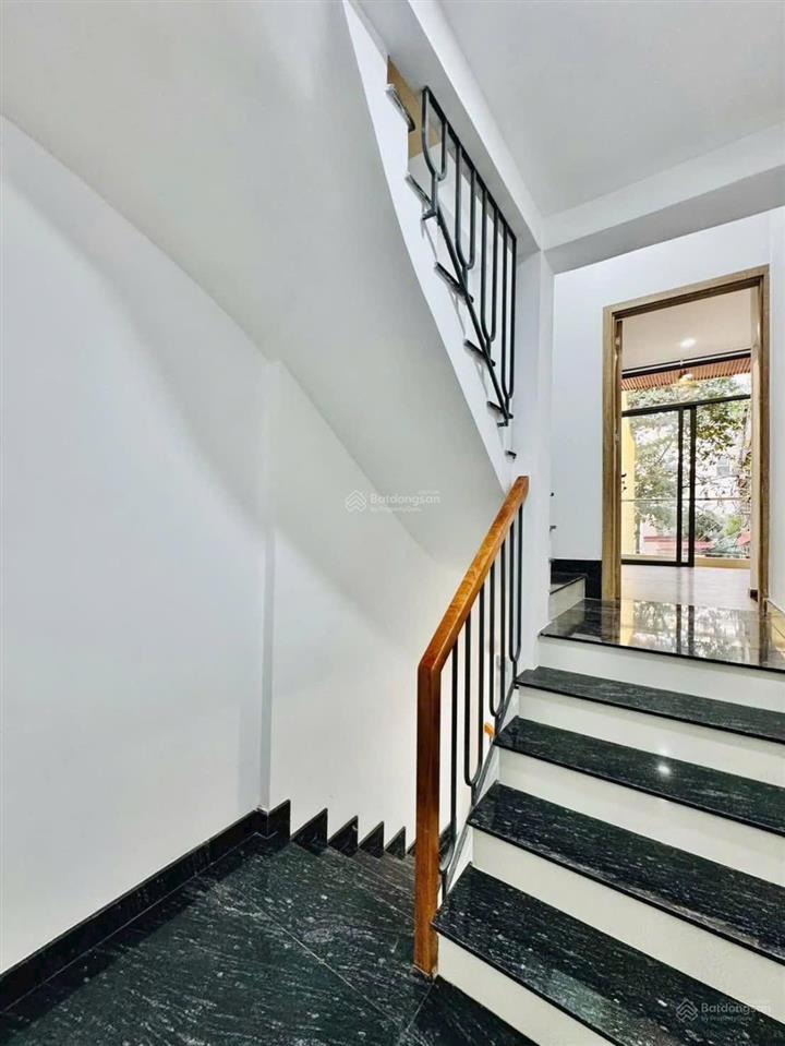  bán nhà gần sân bay tsn 3 tầng 4 phòng ngủ p.4 tân bình  chủ 0938.678. bốn sáu bốn