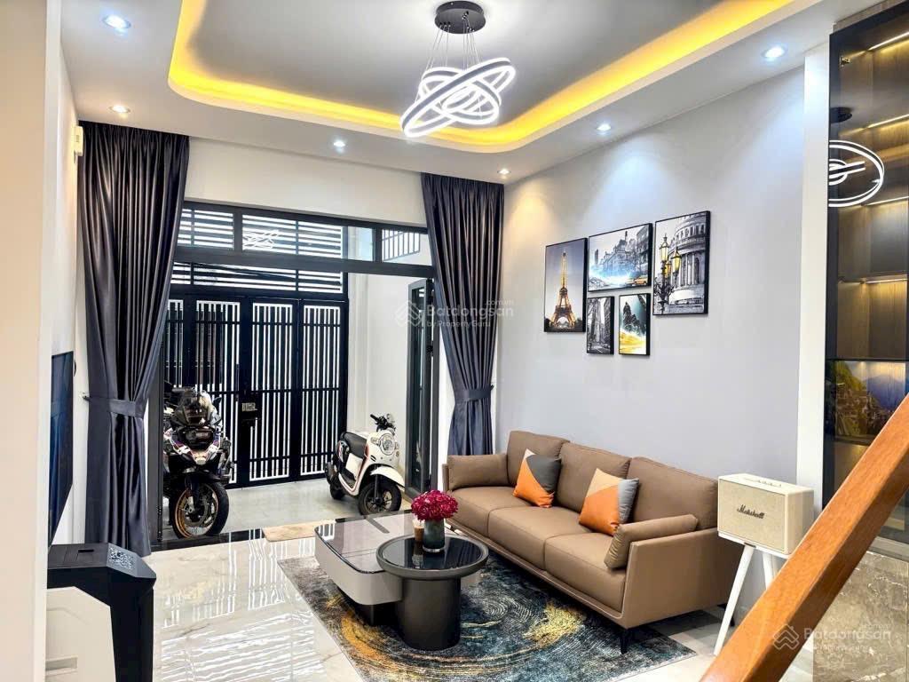  bán nhà gần sân bay tsn 3 tầng 4 phòng ngủ p.4 tân bình  chủ 0938.678. bốn sáu bốn