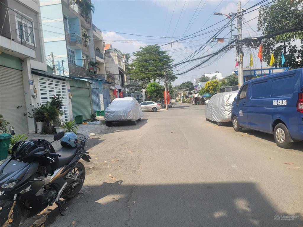 Bán nhà quốc lộ 13 đường xe hơi, khu yên tĩnh chỉ 6,55 tỷ