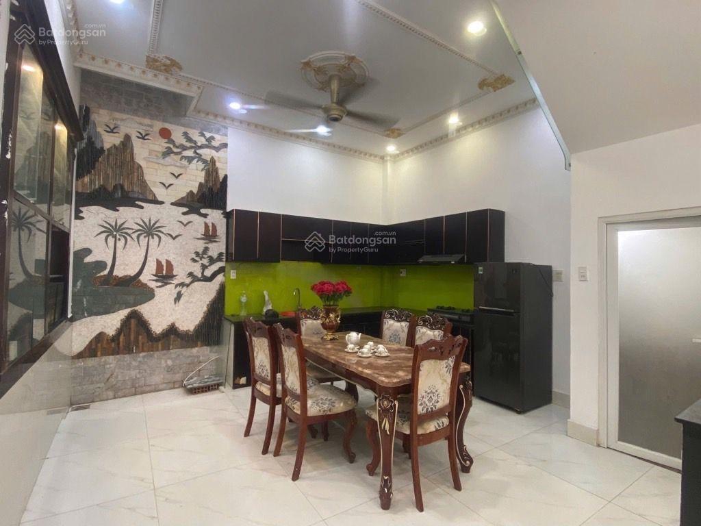 Bán nhà quốc lộ 13 đường xe hơi, khu yên tĩnh chỉ 6,55 tỷ