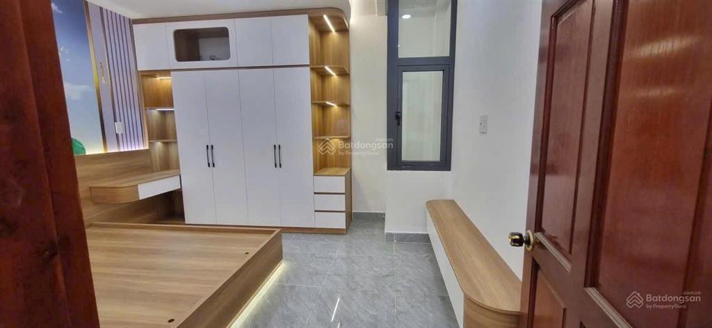 4 tỷ 600  bán nhà hoa giấy phú nhuận 48m2, đang cho thuê 22tr/th, sổ hồng sẵn