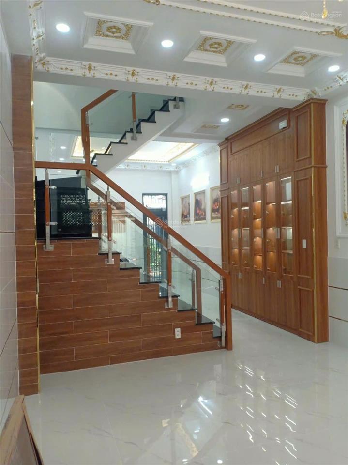 4 tỷ 600  bán nhà hoa giấy phú nhuận 48m2, đang cho thuê 22tr/th, sổ hồng sẵn