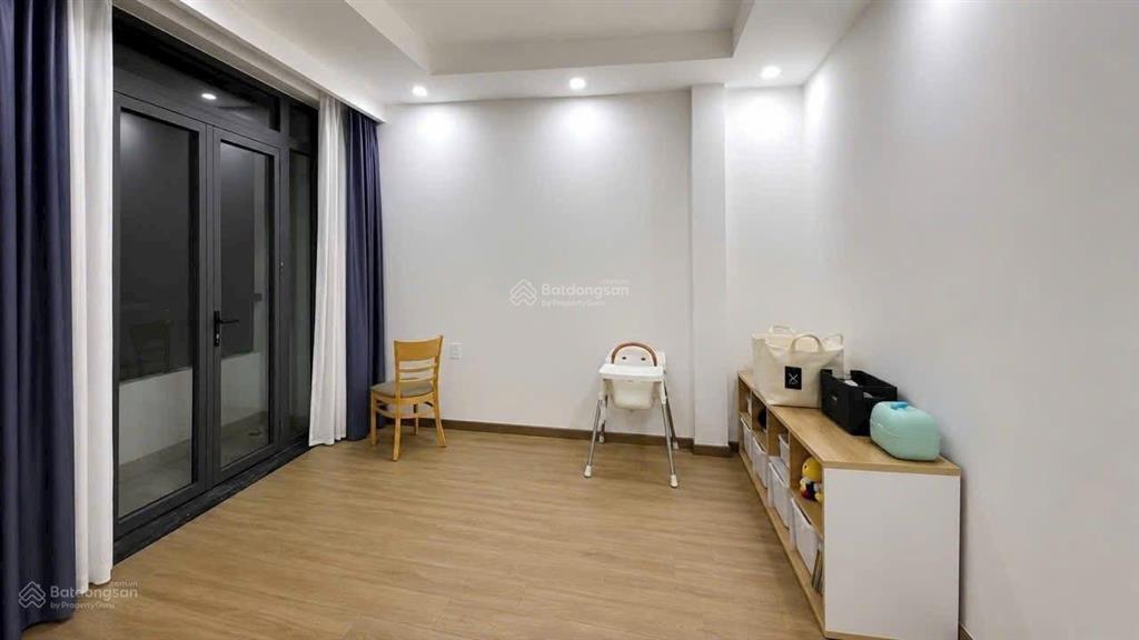 1 tỷ 890  nhà phan tây hồ, phú nhuận 50m, 3 tầng 4pn  cho thuê 16tr/tháng. sổ sẵn