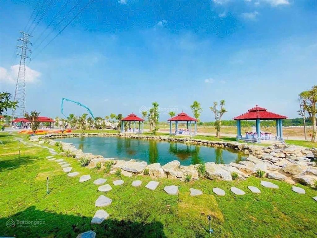 Nhà đẹp giá tốt 100m2 giá 2 tỷ 400 dọn vào ở ngay. đối diện kcn tân bình bàn giao full nt