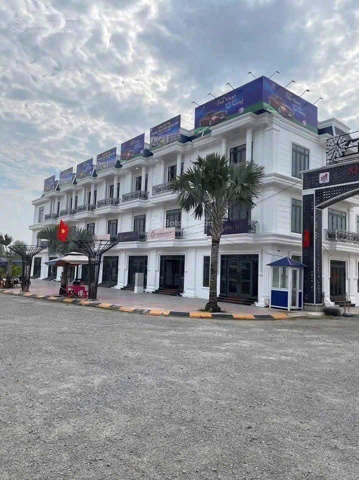 Nhà đẹp giá tốt 100m2 giá 2 tỷ 400 dọn vào ở ngay. đối diện kcn tân bình bàn giao full nt