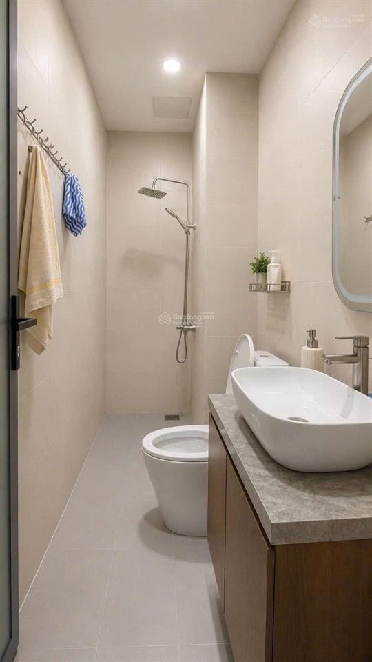 Nhà đẹp gần vincom dĩ an  giá tốt để sở hữu 3 tỷ 500 có nhà 80m2 (5m x 16m) xây 1 trệt 3 lầu