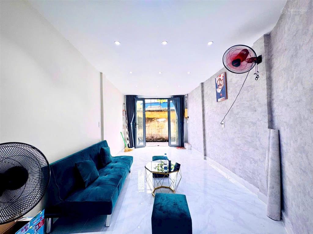 Dưới 2 tỷ có nhà trung tâm gò vấp  diện tích 42.5m2 gồm 3pn và 4wc rộng rãi giá tốt khách xem sớm