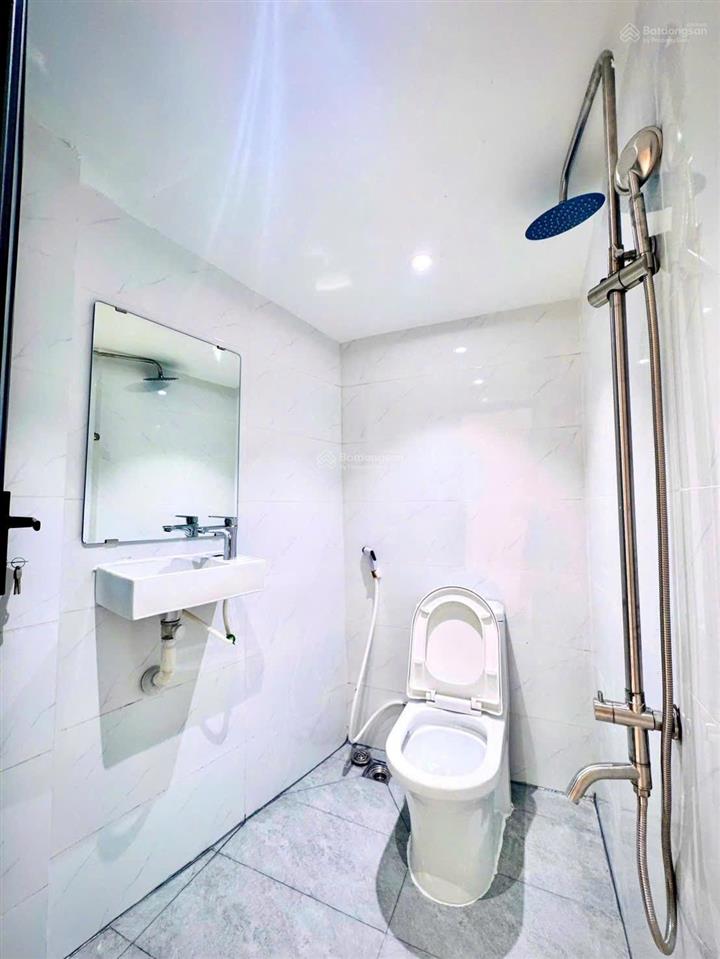 Dưới 2 tỷ có nhà trung tâm gò vấp  diện tích 42.5m2 gồm 3pn và 4wc rộng rãi giá tốt khách xem sớm