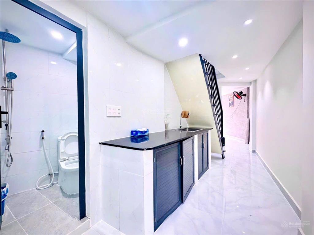 Dưới 2 tỷ có nhà trung tâm gò vấp  diện tích 42.5m2 gồm 3pn và 4wc rộng rãi giá tốt khách xem sớm