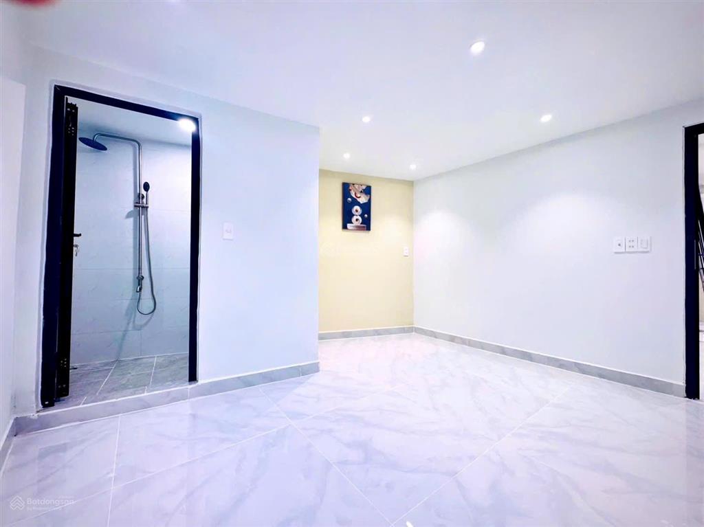 Dưới 2 tỷ có nhà trung tâm gò vấp  diện tích 42.5m2 gồm 3pn và 4wc rộng rãi giá tốt khách xem sớm
