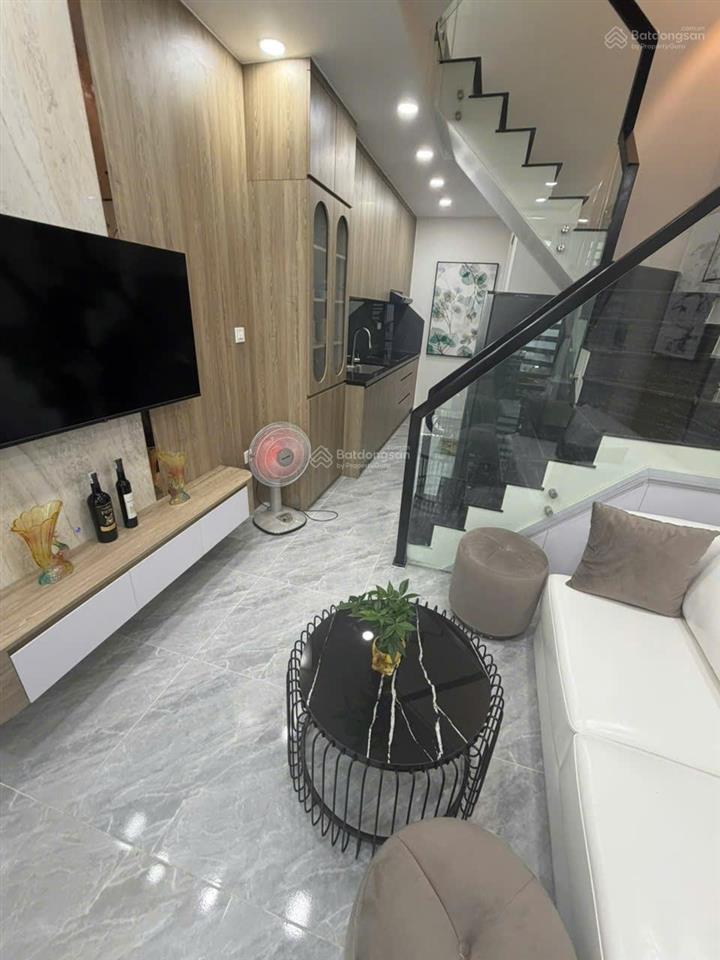 Chính chủ bán nhà 3 tầng, mới full nội thất cao cấp trung tâm bình thạnh, gần học viện cán bộ