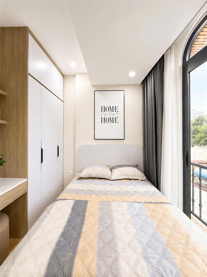 Chính chủ bán nhà 3 tầng, mới full nội thất cao cấp trung tâm bình thạnh, gần học viện cán bộ