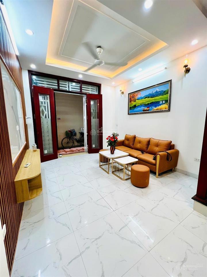 Biên gianghà đông #3tỉ nhỉnh ô tô đỗ cách 10m. giao thông thuận tiện.
t1 khách ,bếp, wc